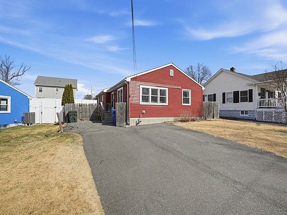 3rd image of 88 Agnes St
