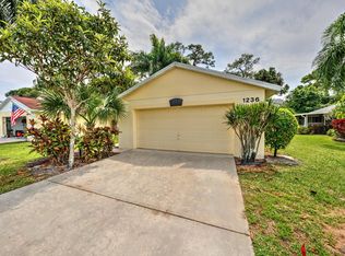 1236 Pine Sage Cir, West Palm Beach, FL 33409