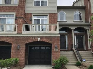 37629 Newburgh Park Cir, Livonia, MI 48152