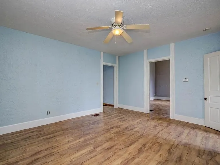 330 W Withrow St — Photo 8