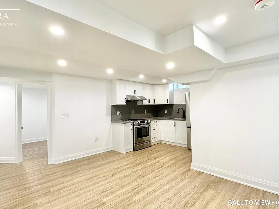 1558 Somergrove Cres #2