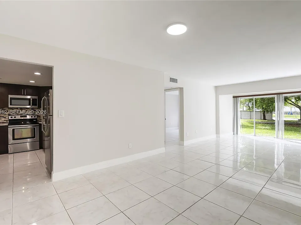 9180 Fontainebleau Blvd #103