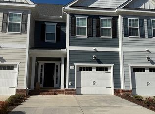 2210 Nob Hill Ln, Chesapeake, VA 23321
