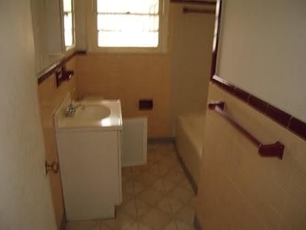 5th image of 1765 Hazelwood Dr SE