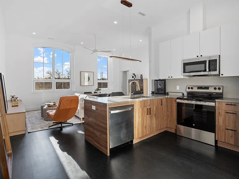 The Roe at Manayunk Apartments and Townhomes — Photo 73
