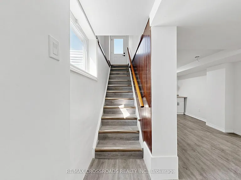 1496 Simcoe St N — Photo 19