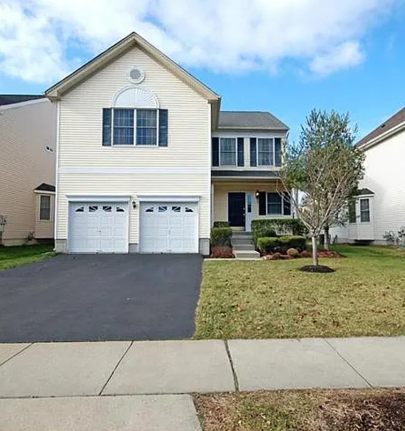 12 Esterbrook Dr — Photo 2