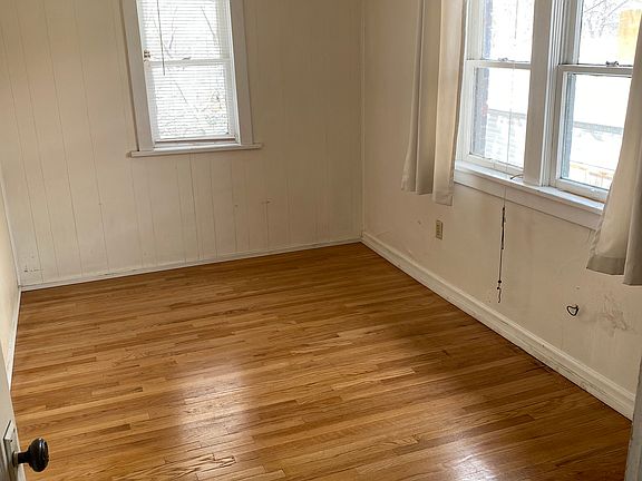5th image of 1279 E Roosevelt Ave