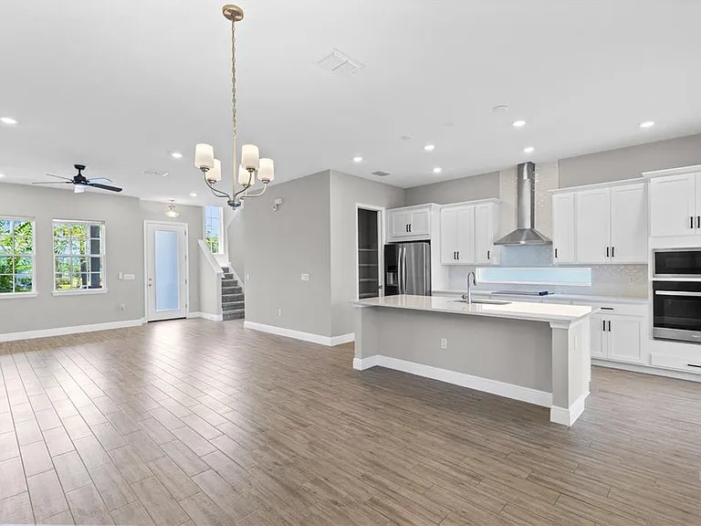 10205 Pearson Ave — Photo 3
