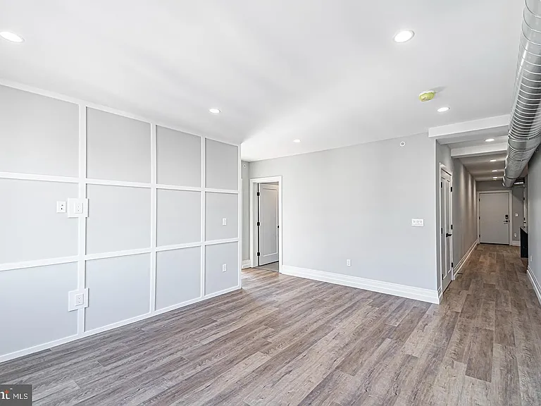 526 Brown St #304 — Photo 8