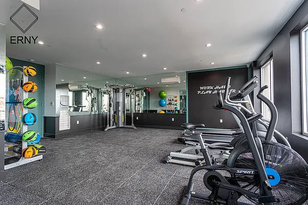 Rented by ERNY LLC | media 12