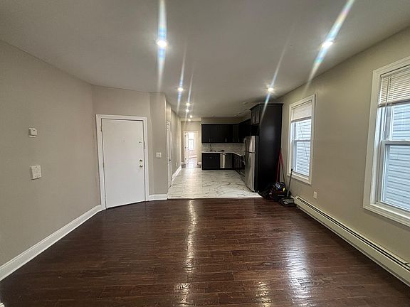 5th image of 186 Seaview Ave #27E