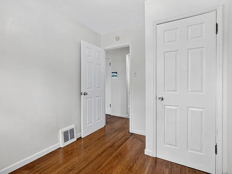 10328 Dudley Dr — Photo 27
