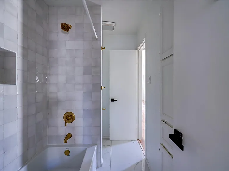 512 Eberhart Ln #1403 — Photo 31