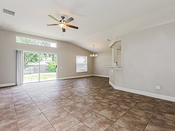 4th image of 10428 Hunters Haven Blvd