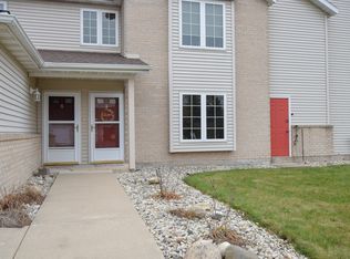 923 Prestwick UNIT 4, Waterford, WI 53185