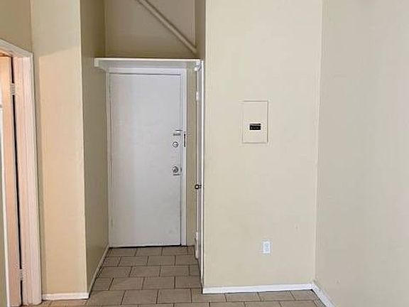 5th image of 3137 National Ave #5
