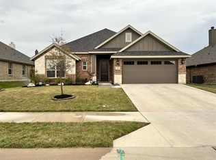 124 Half Moon Dr, Waxahachie, TX 75165