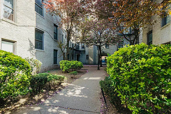 Rented by MySpaceNYC | media 19