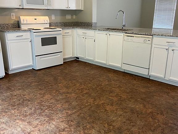 4th image of 5309 Esther Ln