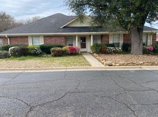 205 Hidden Lake Dr, Longview, TX 75604