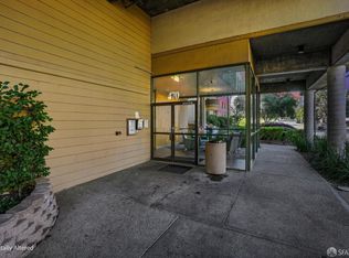 470 N Civic Dr APT 305, Walnut Creek, CA