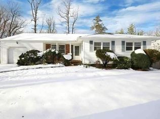 6 Village Dr, Huntington, NY 11743