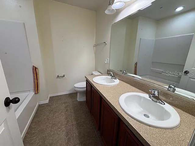 11844 Chateaubriand Ave — Photo 34