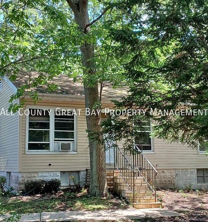 1st image of 74 Auborn Ave