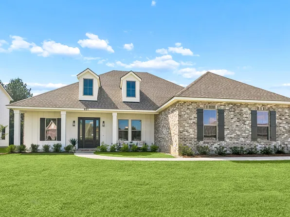 621 Deason Dr, Picayune, MS 39466