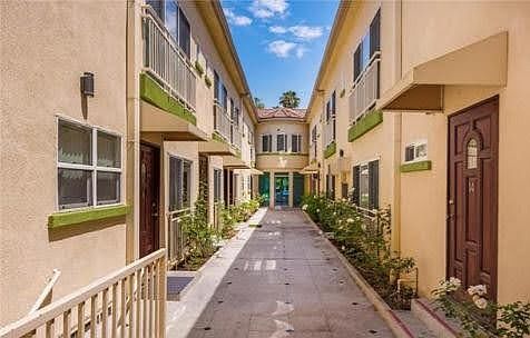 4th image of 2230 E Ocean Blvd #19A