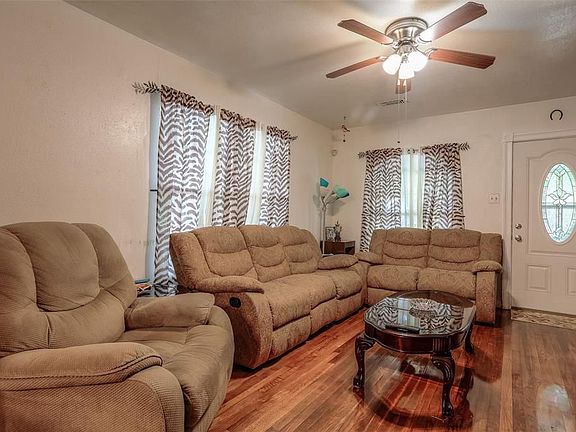 5th image of 9226 E Avenue Q
