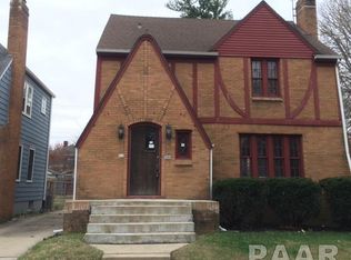 828 W Meadows Pl, Peoria, IL