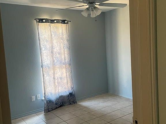 3rd image of 2605 College Park Dr