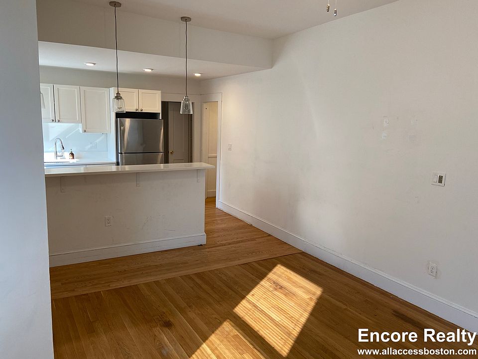 1st image of 48 Newton St #2
