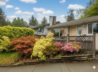 3790 Bayridge Ave #1, West Vancouver, BC V7V 3J2