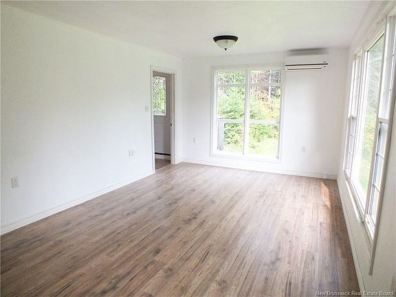 5th image of 90 Weston Rd