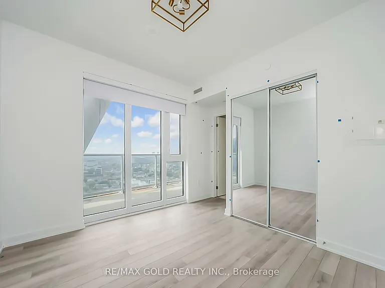 230 Simcoe St #2818 — Photo 12