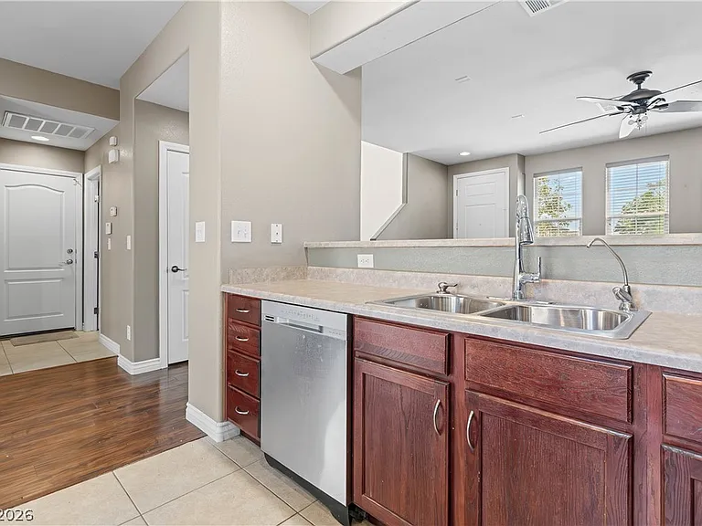 8396 Waylon Ave — Photo 9