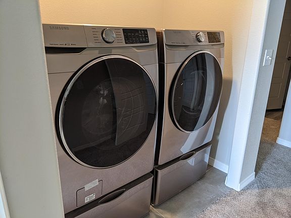 NEW washer/dryer installed 2021. Due to potential allergens, no pets allowed to avoid contamination of the equipment for future renters.