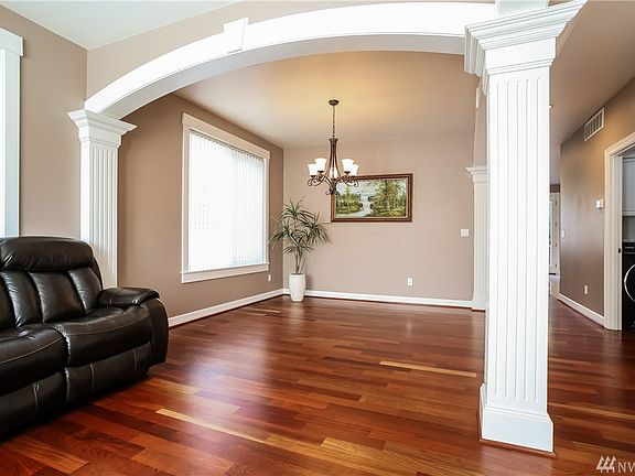 4th image of 6423 26th St NE