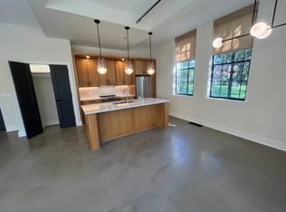 48 Round Hill Rd #11, Northampton, MA 01060