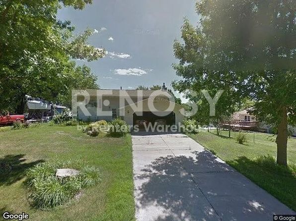 108 Country Ct NE