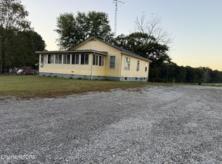 1661 Deer Lodge Hwy E, Deer Lodge, TN 37726