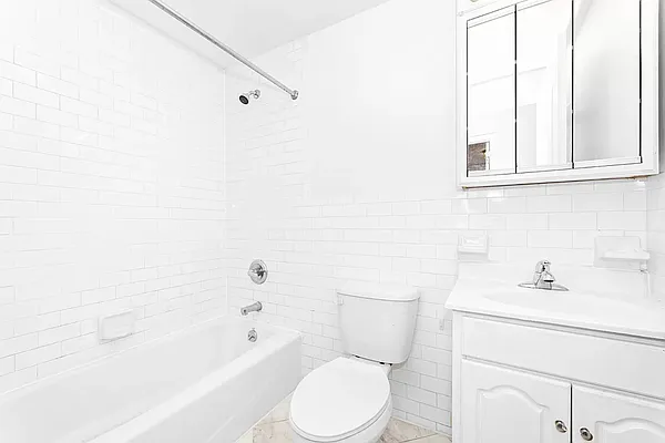 Rented by Highline Residential | media 23