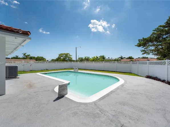 4700 McKinley St, Hollywood, FL 33021