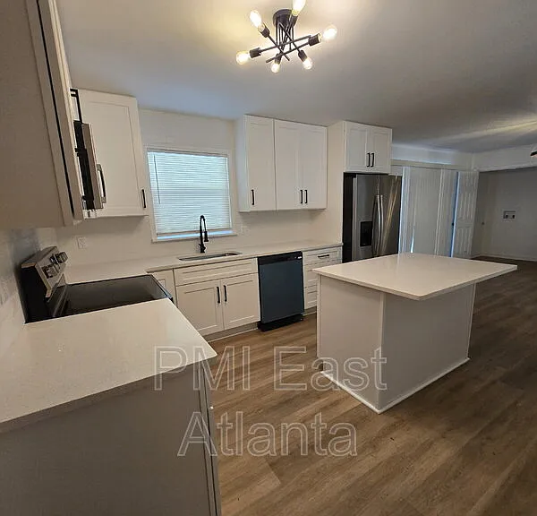 2275 Country Club Ln SW — Photo 5