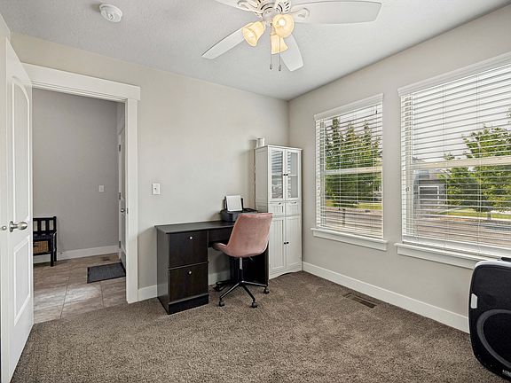 3rd image of 719 W Shavey Ln