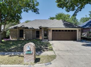 5917 Hilltop Dr, Watauga, TX 76148