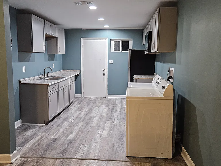 161 Friendship Cir #165 — Photo 3